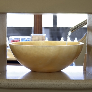 Calming water tabletop fountain