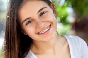 Here are the key differences between adult and kids’ orthodontics